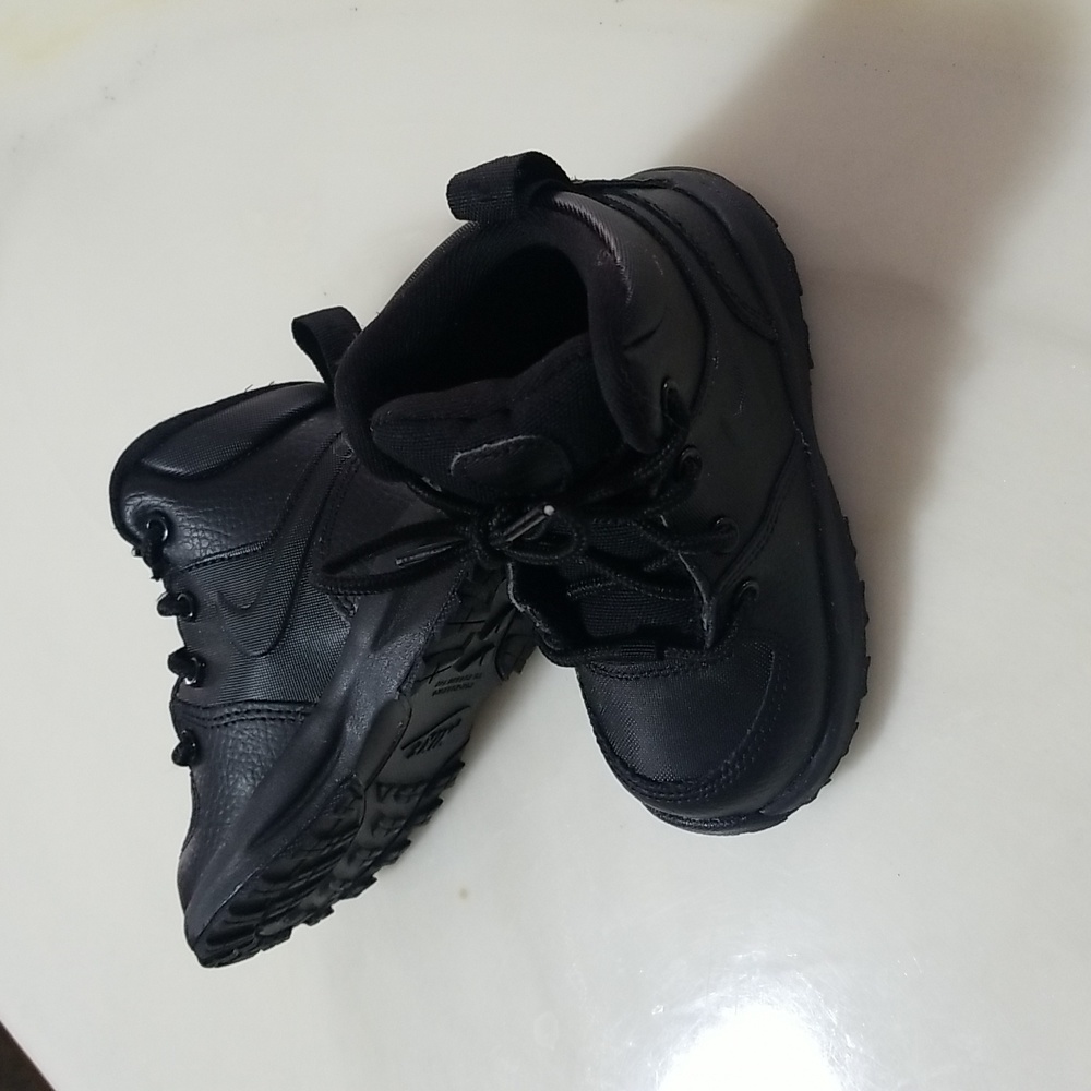 Nike Manoa Boots